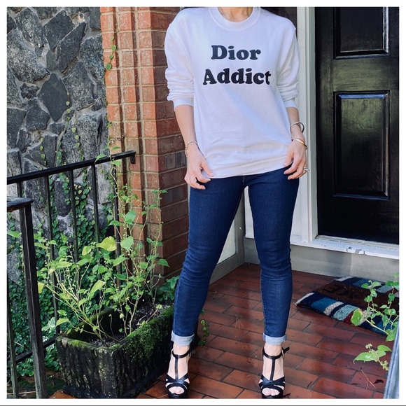 MUST HAVE! GRAPHIC SWEATSHIRT - Picture 10 of 12